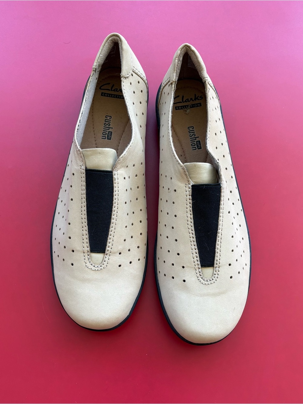 Clarks Medora Gemma Womens 8M Sand Nubuck Leather Slip On Shoes NWOB